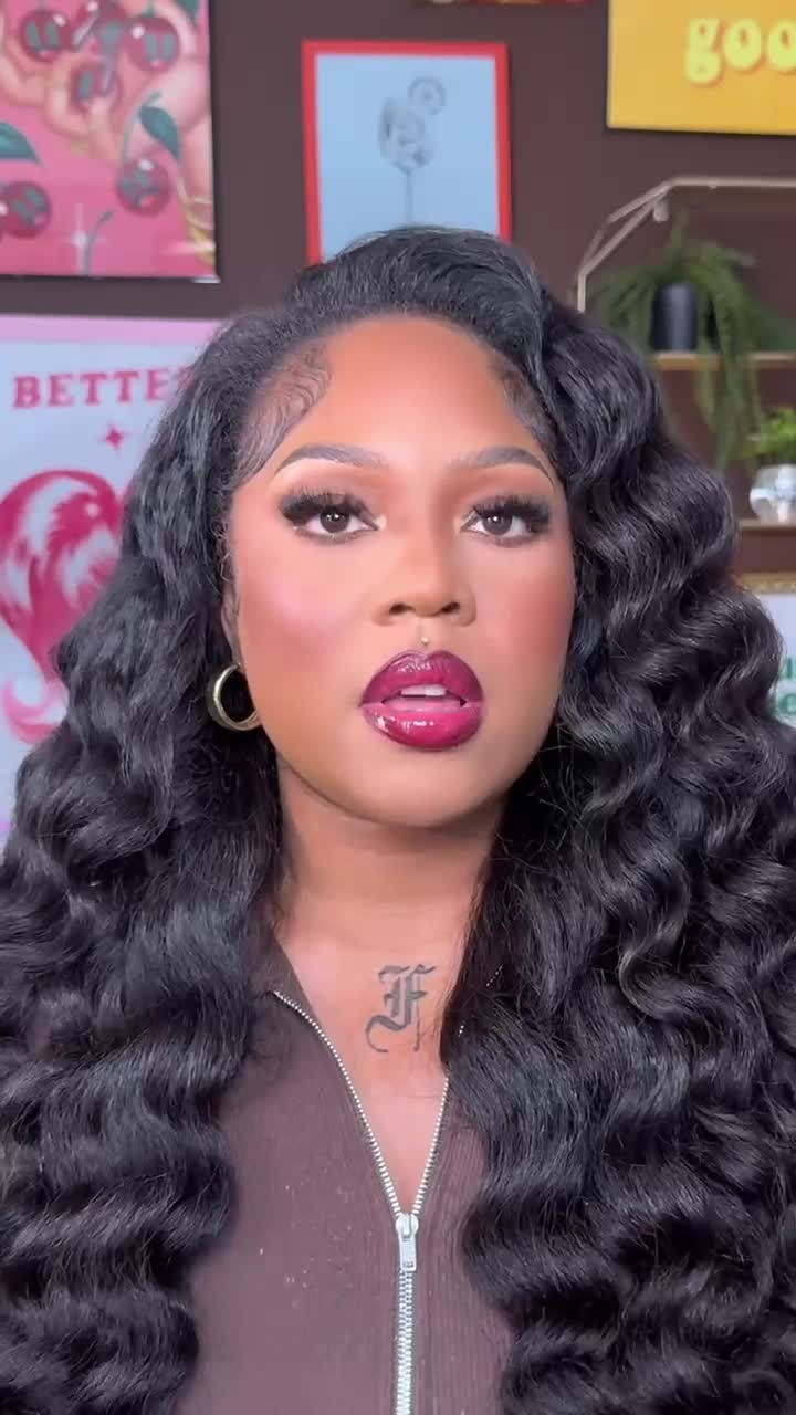 first and last time addressing this, BUT IM IN LOVEEEEE!! ⁣⁠
⁣⁠
you ever had a liner that “sets” & when it locks in….thats it?! I’m talking eat, drink, nap & repeat?! Ummmyea 💅🏽 that’s @juviasplace Smudge-proof, & transfer-resistant lip liner!! ⁣⁠
⁣⁠
14 different shades, 13 hours of wear, 1 ICONIC product!! Immediately add to cart!! ⁣⁠
⁣⁠
⁣⁠
#LinedWithJuvias #LongwearLipLiners #juviasplace⁠
@fatimathemua